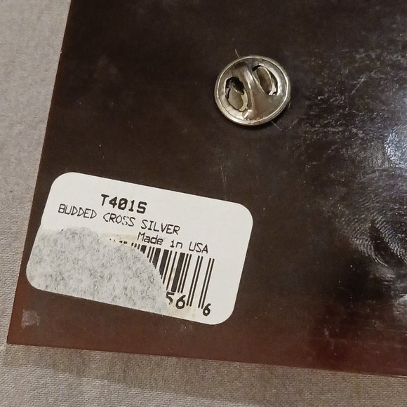 NEW! Beautiful Cross Pin - Picture 6 of 9